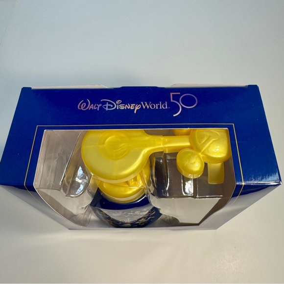NWT. Disney 50th anniversary foaming soap dispenser cast of classic characters - Picture 7 of 12